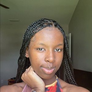 Meet your Posher, Aukyri